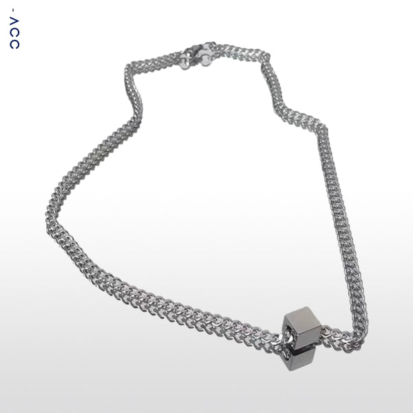 KT Cube Clavicle Necklace